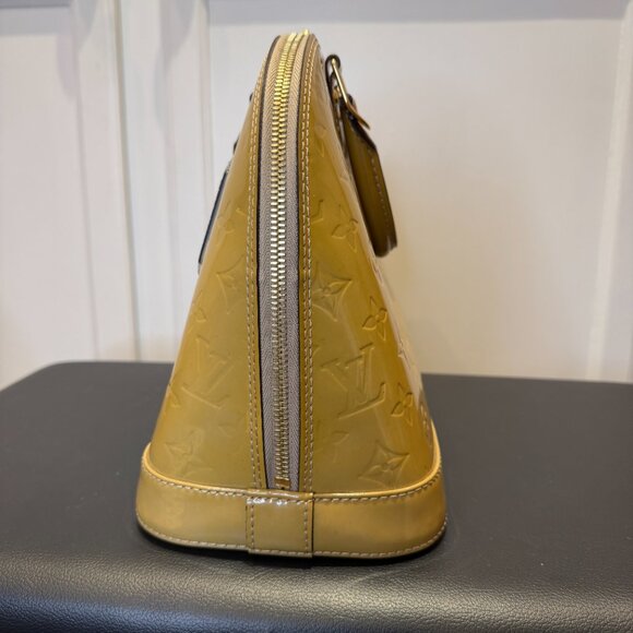 LOUIS VUITTON Monogram Vernis Alma Hand Bag Golden COA incl. - Picture 6 of 16